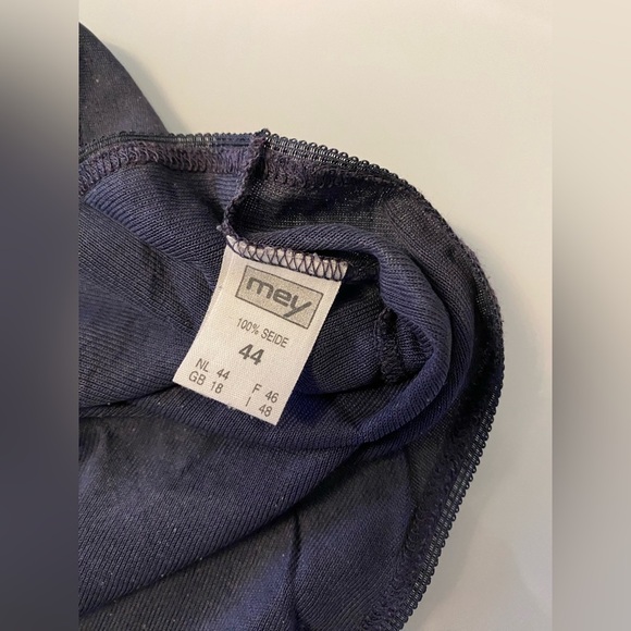 Women’s silk top - Picture 4 of 5